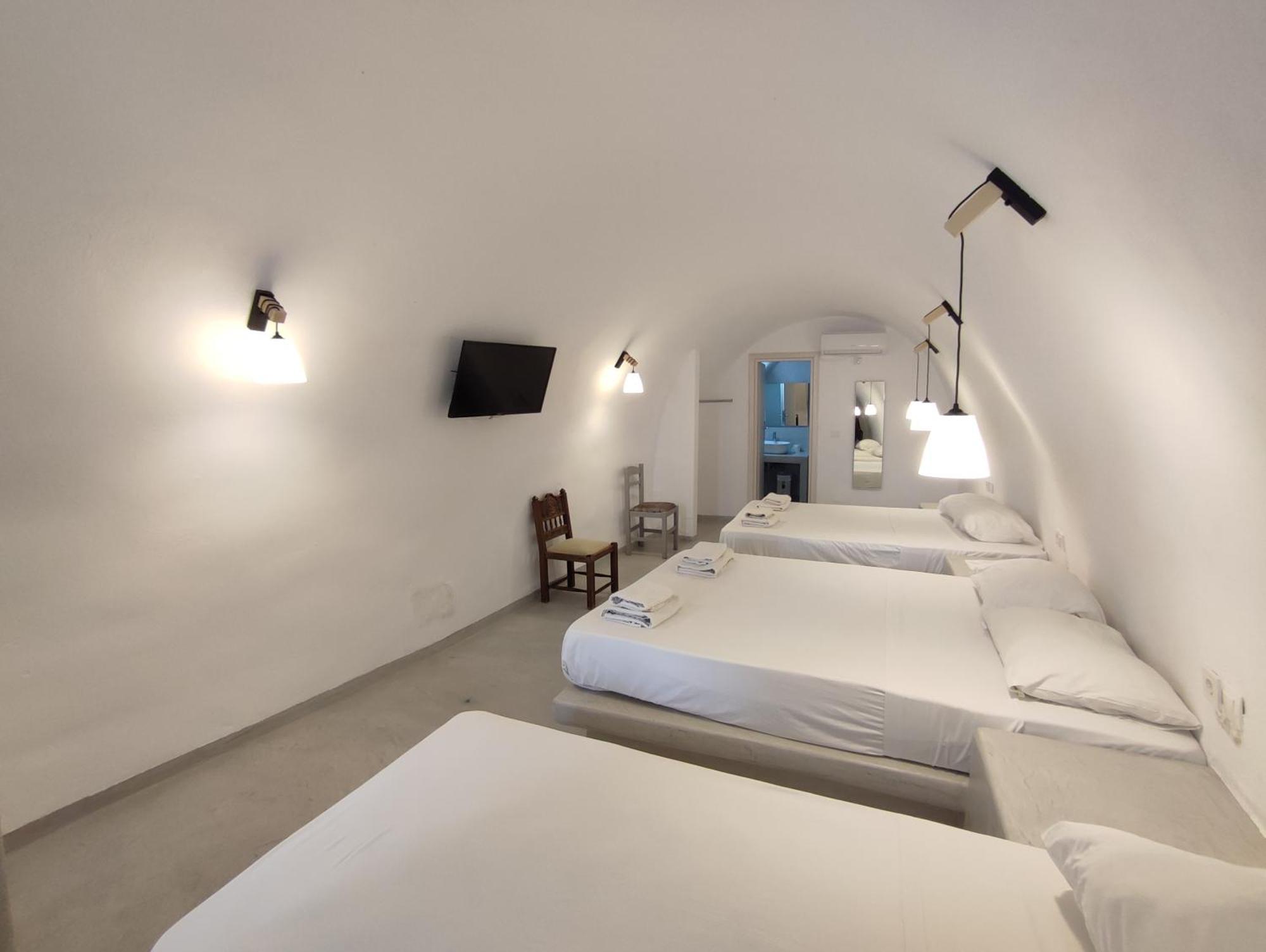 Fira Comfort Rooms Exterior photo